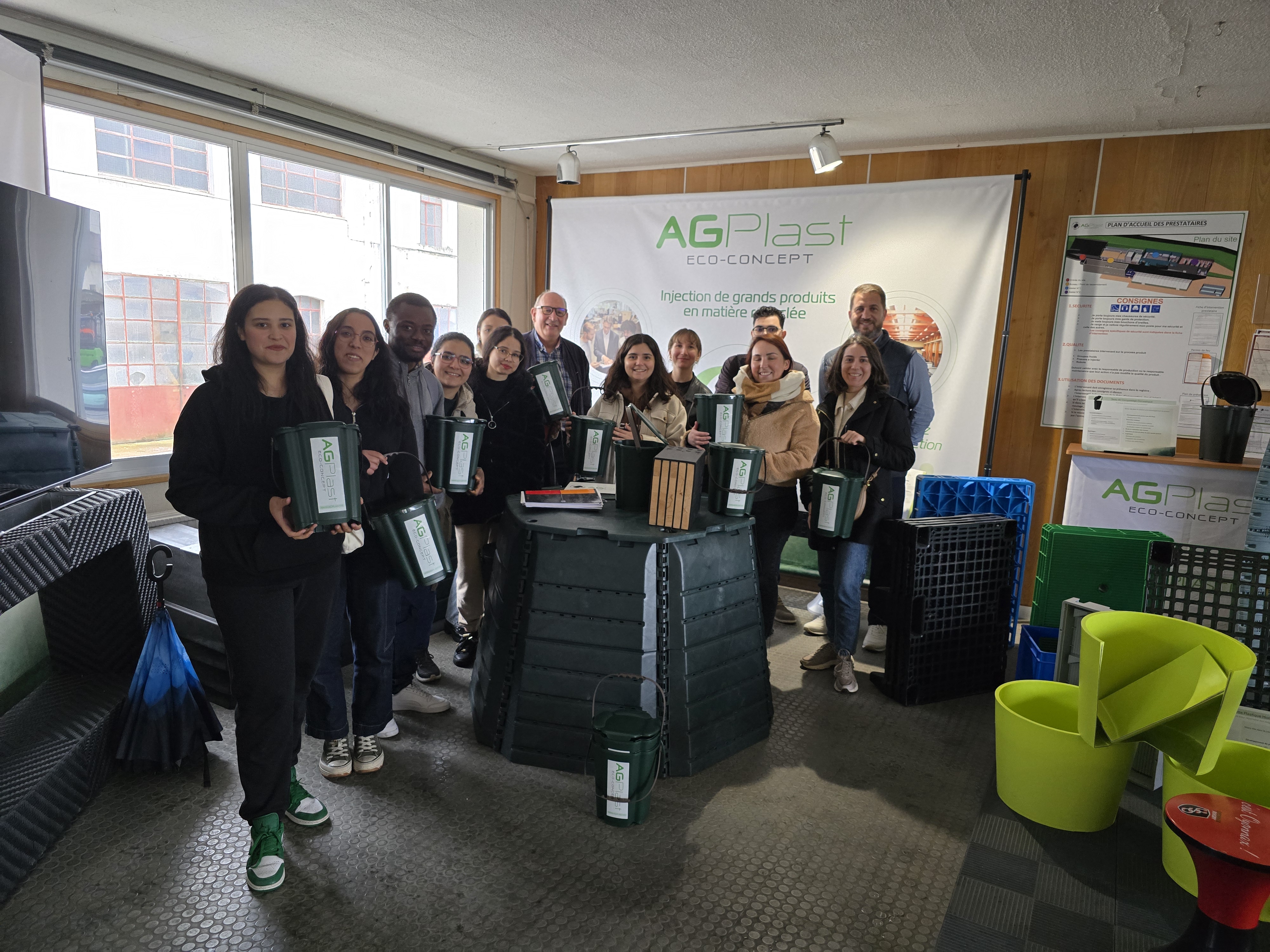 Etudiants_ingenieurs_de_specialisation_en_visite_chez_AG_Plast
